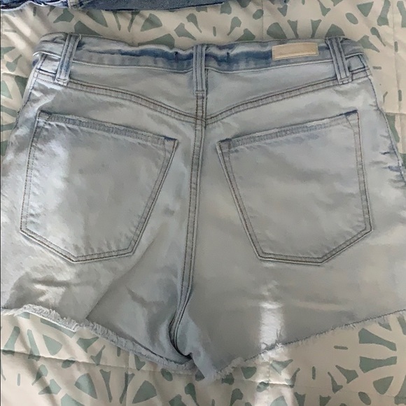 High Rise Abercrombie and Fitch shorts - Picture 2 of 4
